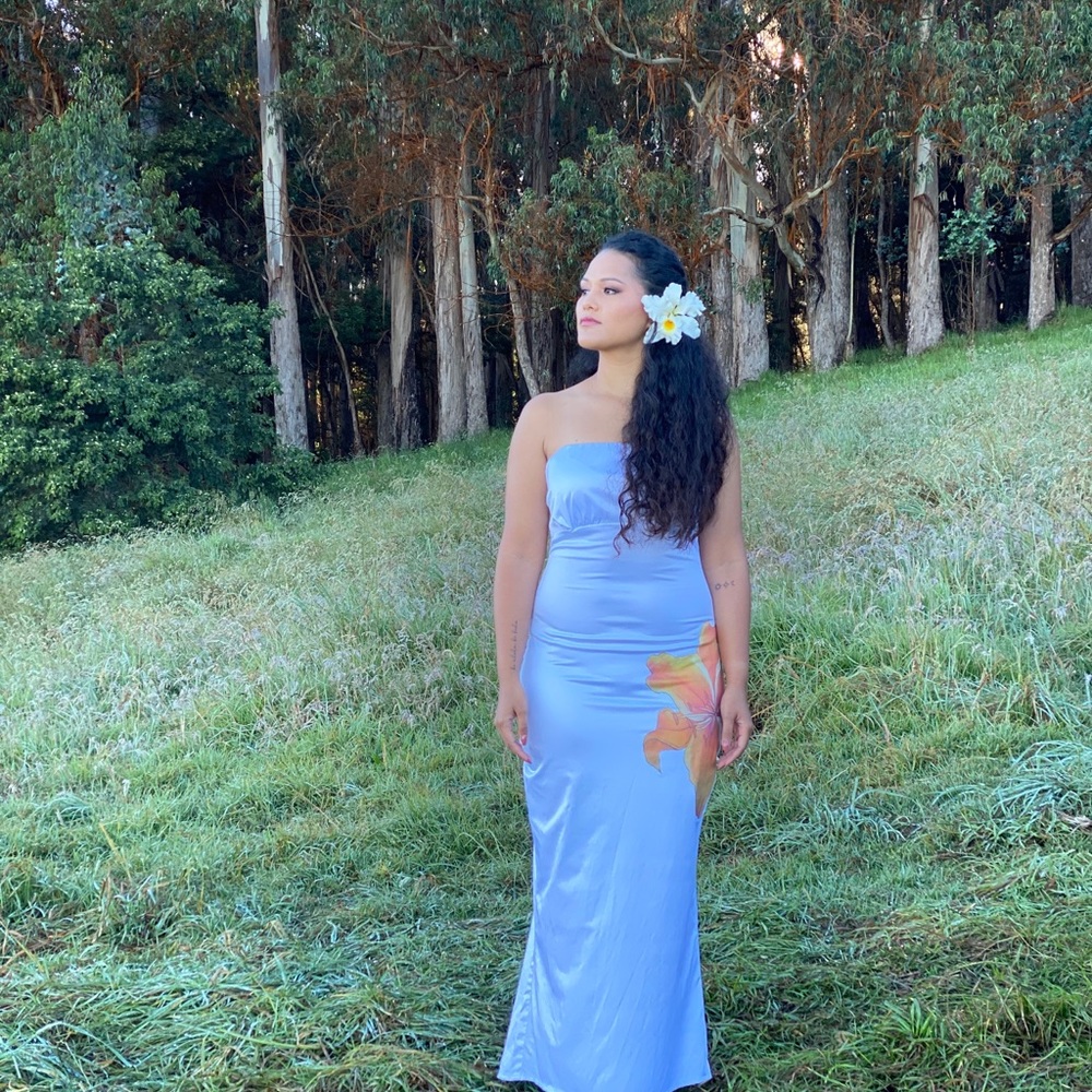 Gorgeous Hawaiian wedding dress